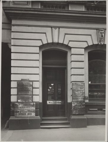 Entrance to the offices of William Crosby & Co., Shipping Agents and Engineers, Roberts' Buildings, 480-490 Collins Street, Melbourne, c. 1940