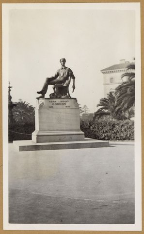Gordon statue, Melbourne, 1950s