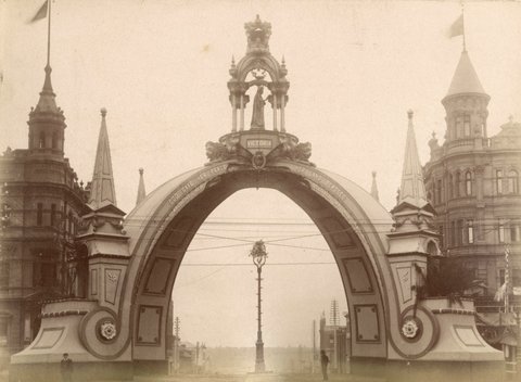 Archway to Queen Victoria, situated on the corner of Russell and Collins Streets, Melbourne, erected for Royal Visit, c. 1901
