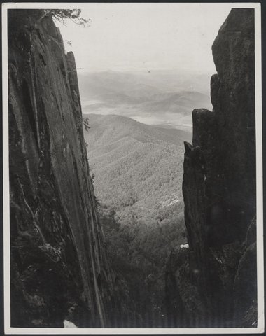 Northcote Crevasse, Mt. Buffalo National Park, 1900?