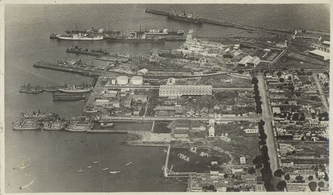 [Aerial photo, Williamstown, Victoria], 1920–30