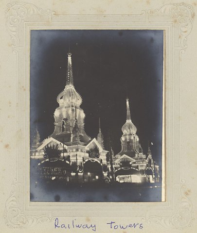 Railway towers, [corner of Flinders and Swanston Streets, Melbourne, Vic.], 1901