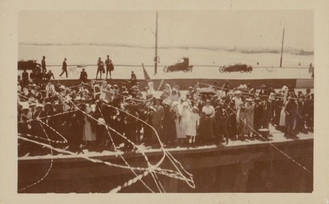 Leaving Melbourne, 1916