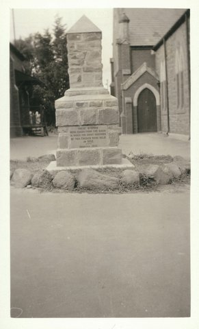 Cairn at Methodist Church, Tyler St., Preston, 1934
