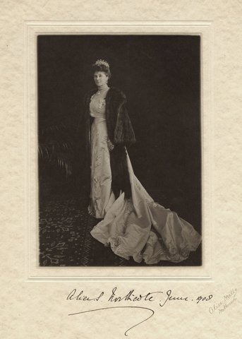 Lady Alice Northcote, 1908