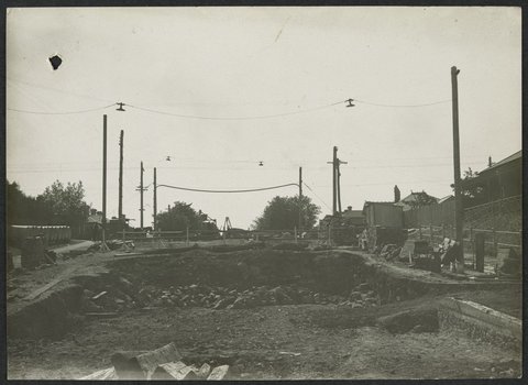 South Kensington to West Footscray, excavating, 1926