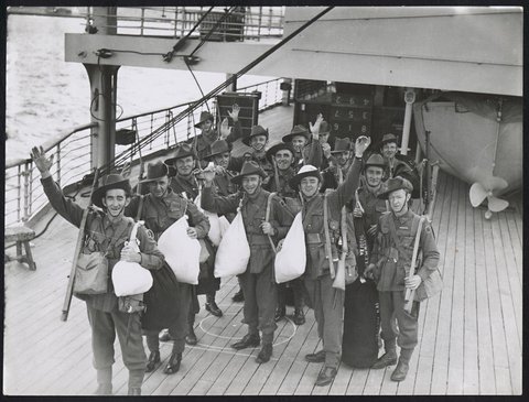 Departure from Port Melbourne of the 4th Contingent of the A.I.F, 1940
