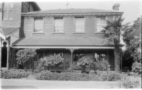 Two storey timber house Jolimont Square Melbourne, 1934
