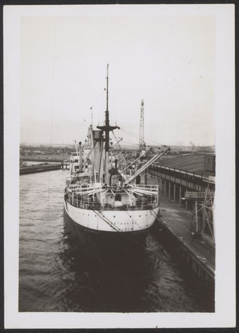 ["Perthshire" Glasgow, at Station Pier, Melbourne], 1949
