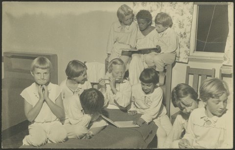 Children at Melbourne Orphanage, Brighton, Vic.?, 1920–50