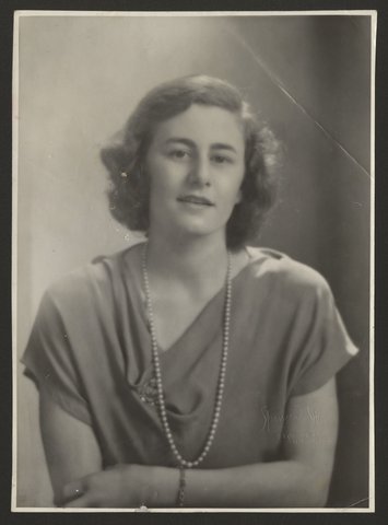 Latest studio picture of Lady Gengoult Smith, wife of Melbourne's Lord Mayor, 1935?
