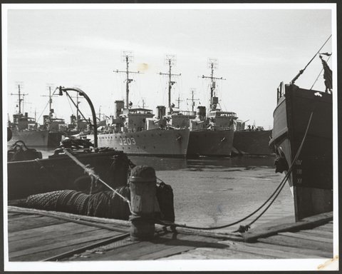 Australian navy minesweeper at Reid Street pier, Williamstown, Victoria, Australia, 1940–46