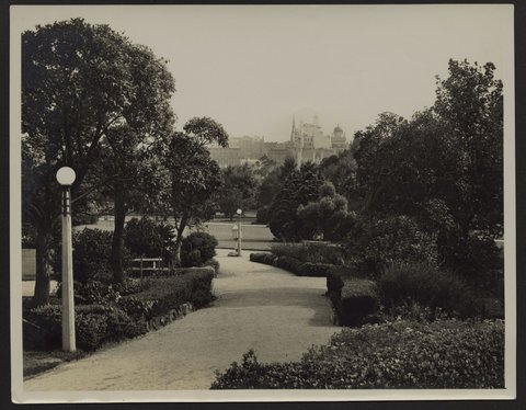 A glimpse of Flinders Street, Melbourne, from the Alexandra Gardens, 1920–30