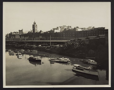 Flinders Street Railway Station, Melbourne, from the River Yarra, 1920–30
