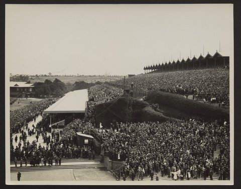 Flemington Racecourse, Melbourne Cup Day, 1920–30