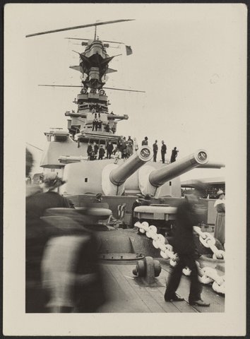 Public visit to Princes Pier, Port Melbourne, to see naval ships of the Special Service Squadron during their stay in Port Philip, 1924