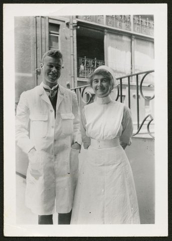 Nursing and medical staff, Melbourne hospital, 1918?