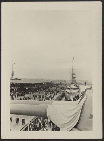 Public visit to Princes Pier, Port Melbourne, to see naval ships of the Special Service Squadron during their stay in Port Philip, 1924