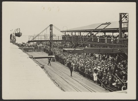 Public visit to Princes Pier, Port Melbourne, to see naval ships of the Special Service Squadron during their stay in Port Philip, 1924