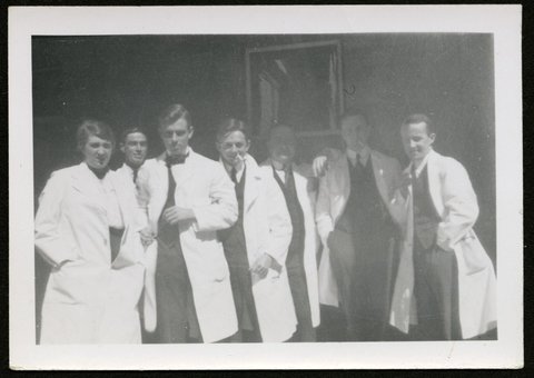 Nursing and medical staff, Melbourne hospital, 1918?