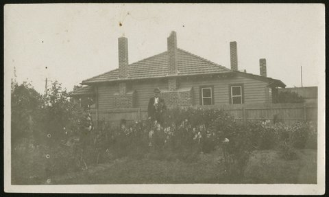 Suburban garden in Blackburn, 1928