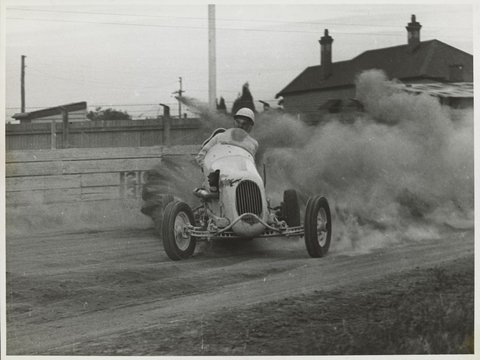 Doug Head driving Maribyrnong Speedway, 1947–54