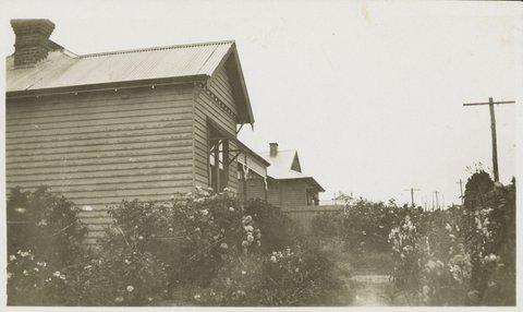 Suburban garden in Blackburn, 1928