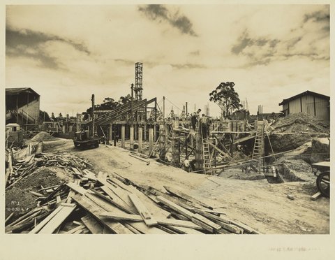 Construction of new stand at Glenferrie Oval, Hawthorn, 1938