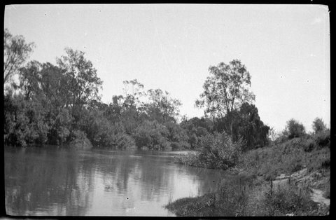 Collection of flexible base negatives showing the Yarra River in flood, 1920–30