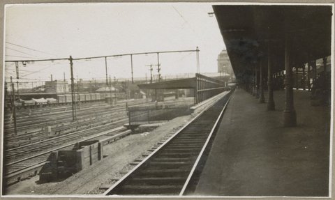 Princes Bridge - 6th. February 1926. [Platform and tracks.]