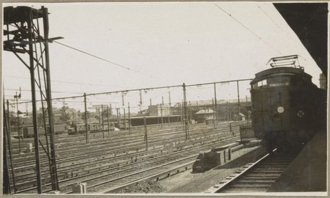 Princes Bridge - 6th. February 1926. [Tracks, train at platform.]