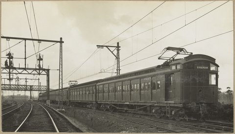The first electric train. First trial on Flemington Racecourse Line. Sunday.6.10.1918. Electric Train.6.Cars