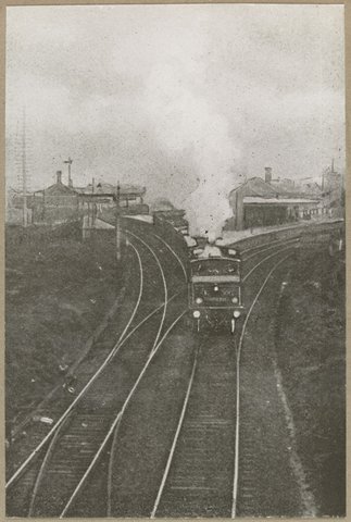 E.386 leaving Footscray, 1909