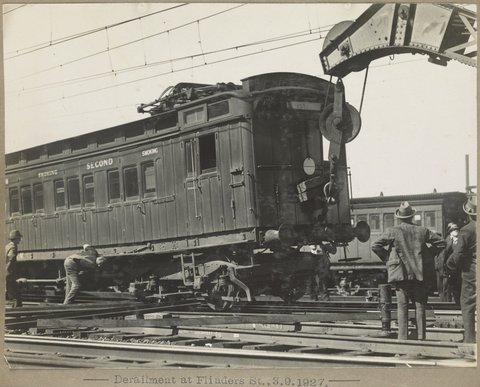 Derailment at Flinders St, 1927