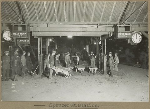 Spencer St.Station. [Construction work being done at night on platform.], 1905–28
