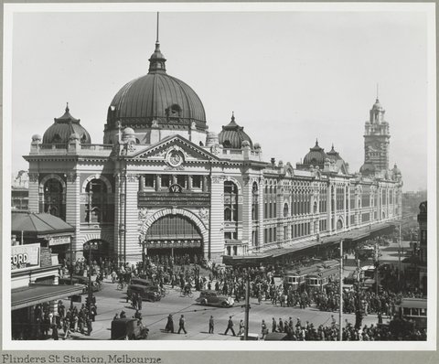 Flinders St. Station, Melbourne, 1925–35