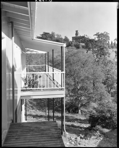 Triangular House, Studley St., Kew, overlooking Yarra River, 1952