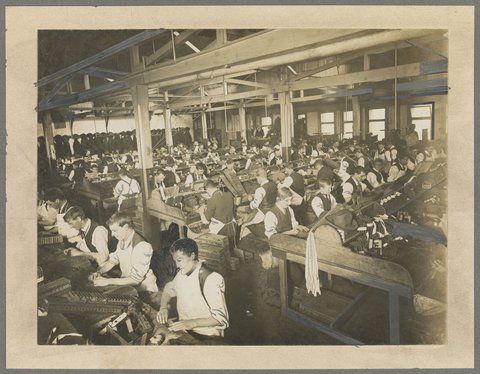 Cigar making room, States Tobacco Company, A'Beckett Street, Melbourne, 1900–20