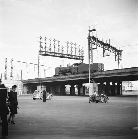 Collection of negatives showing Melbourne streets and surrounds, 1940–50