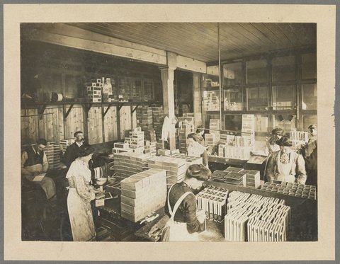 Packing Room, States Tobacco Company, A'Beckett Street, Melbourne ; Cigar Packing Room, A'Beckett Street, Melbourne, 1910