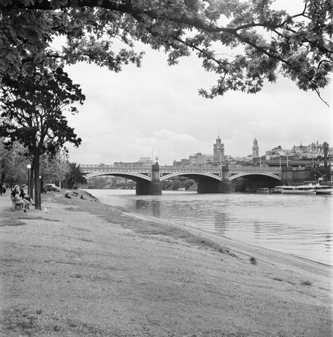 Collection of negatives showing Melbourne streets and surrounds, 1940–50