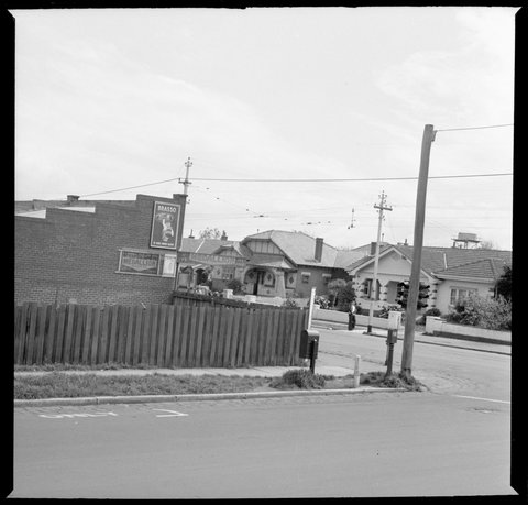 View looking north-west at the corner of Bambra and Glen Huntly Road, Caulfield South, 1945–50
