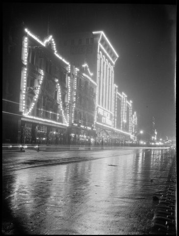 Illuminations in Melbourne during Royal Visit of Edward, Prince of Wales, 1920