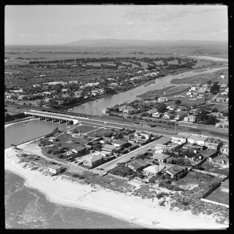 Aerial view of the Patterson River, Carrum, Victoria, looking north west, 1950