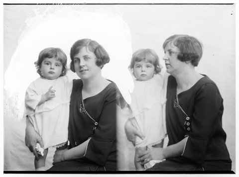 Studio portrait of mother and child, family name possibly Hawthorn, 1920–30