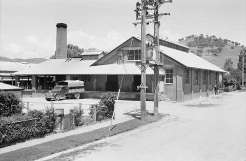 "Tallangatta Butter Factory and Creamery, Toorak, Old Tallangatta, and nearby residences", 1954
