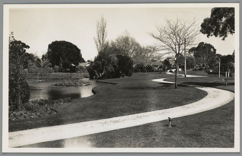 The Gardens, Malvern, c. 1914