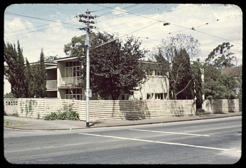 Flats. 'Clendon Corner' Cnr. Clendon & Malvern Roads, Toorak. Melb. Roy Grounds. 1940-41, 1940–41