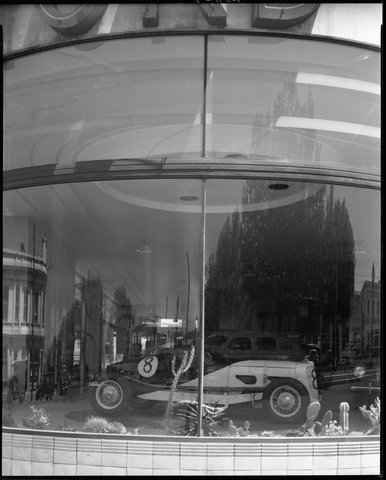 Interior of Melford Motors car showroom, 615-633 Elizabeth St, c. 1940