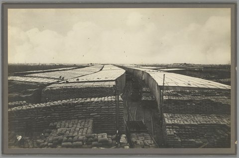 Melbourne, wheat stacks, one mile long - 17 million bags, 1917